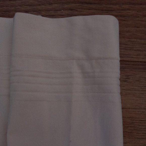 Warner's Beige No Pinching No Problem Nylon Smoothing Boyshorts UNWORN - Picture 11 of 13